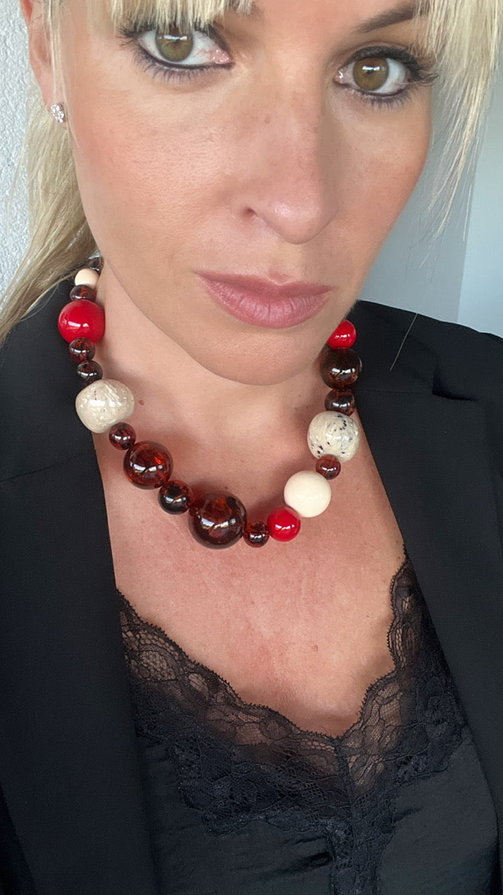 Collar Baco en color miel, rojo e ivory