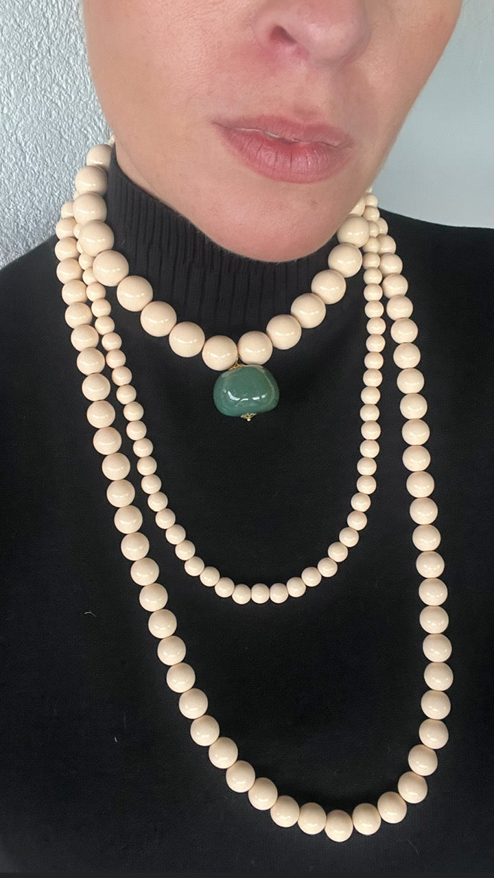 Collar Sasso en ivory y piedra verde