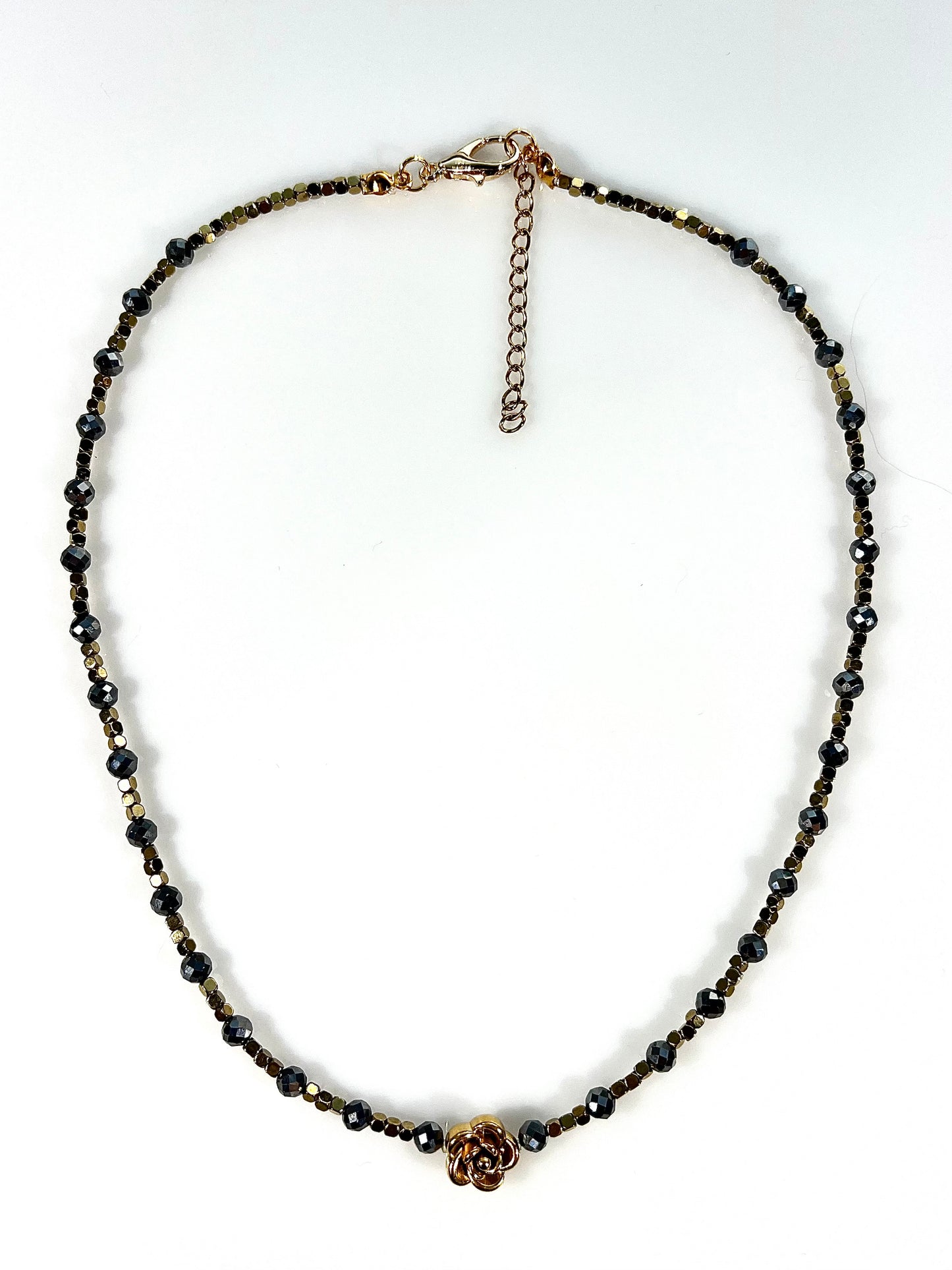 Collar Flor en hematites bicolor