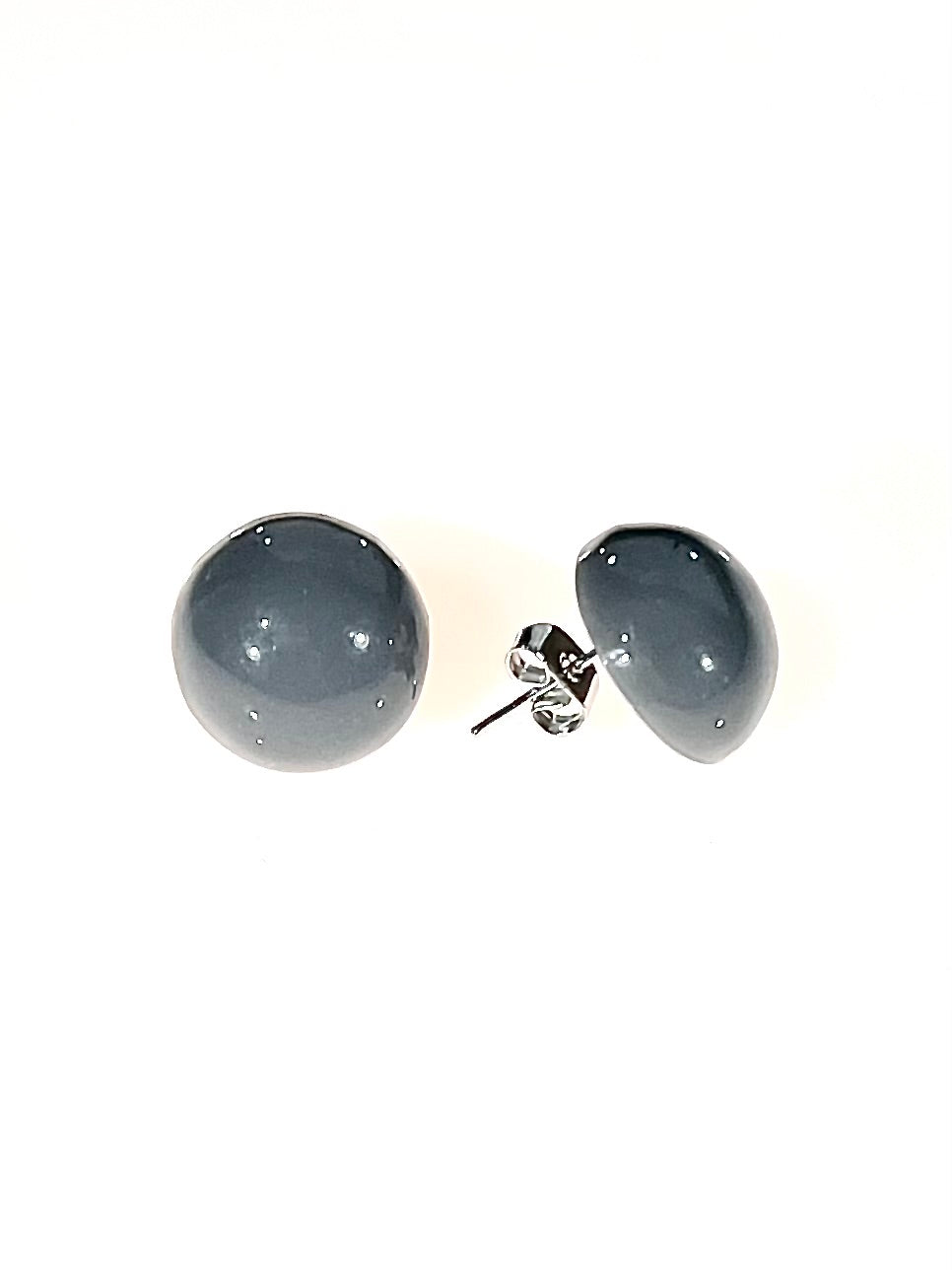 Pendientes media esfera gris