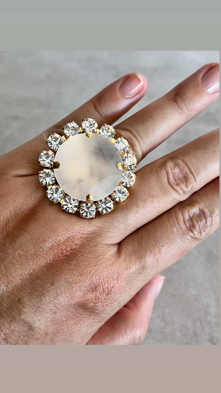 Anillo FLOWER en blanco mate