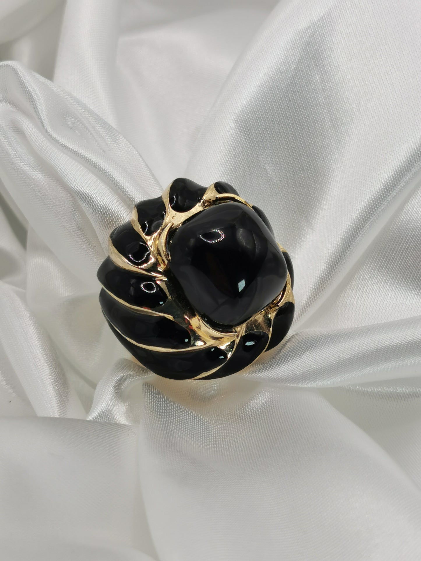 Anillo espectacular en negro