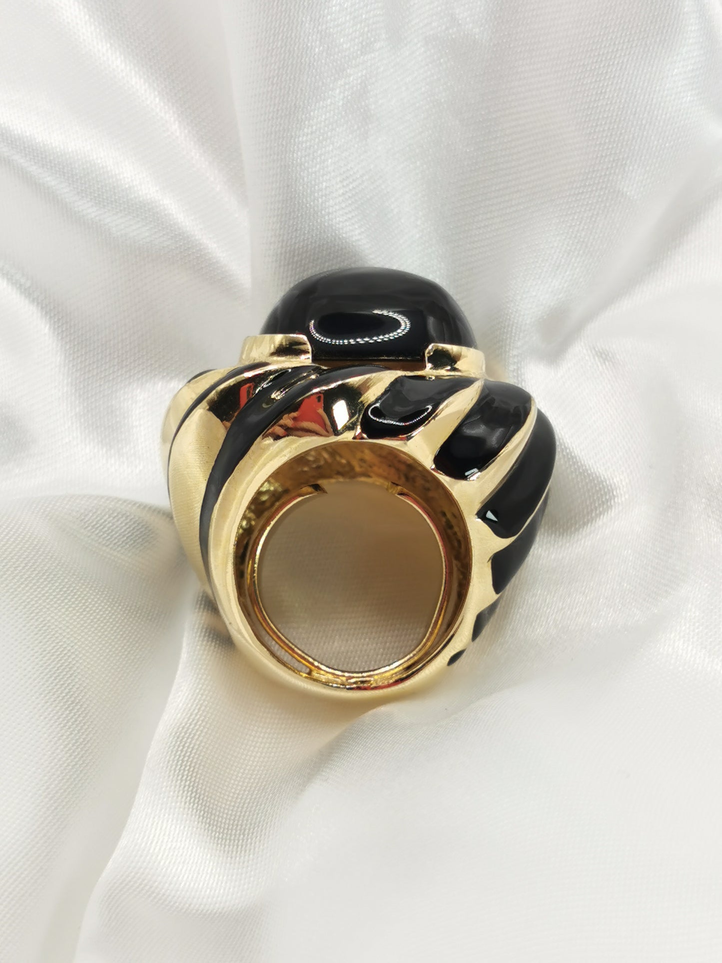 Anillo espectacular en negro