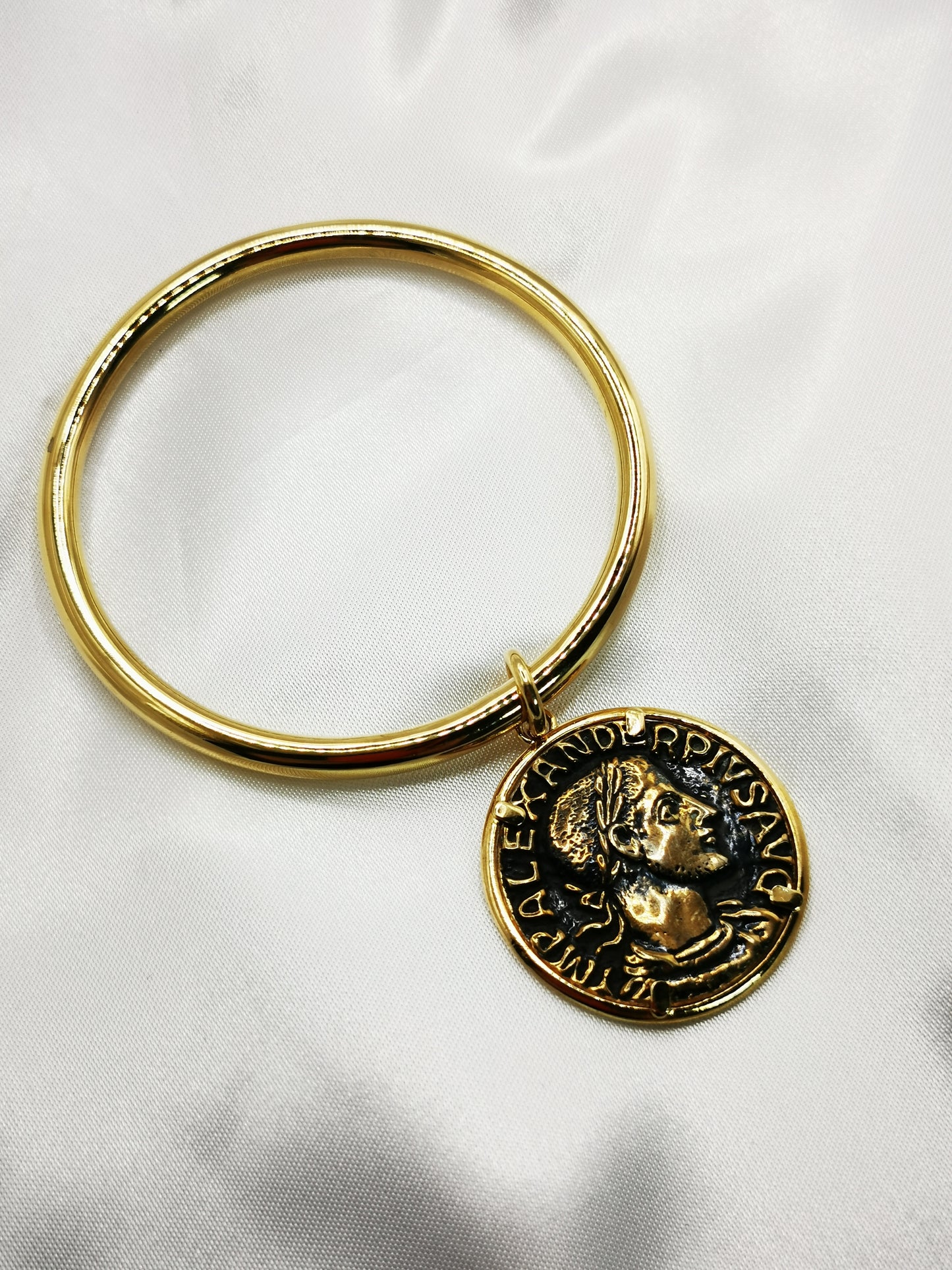 Pulsera rígida moneda oro