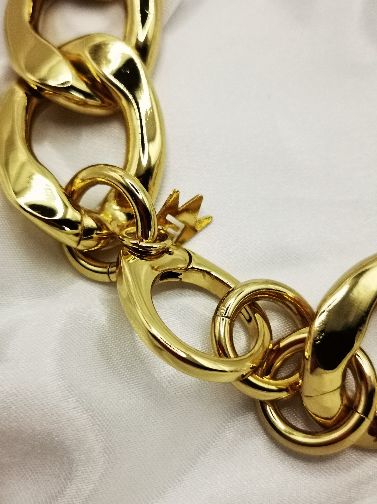 Collar eslabones grandes en oro