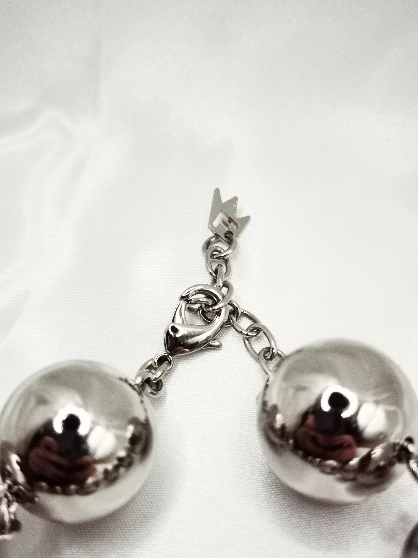 Collar bolas grandes en rodio