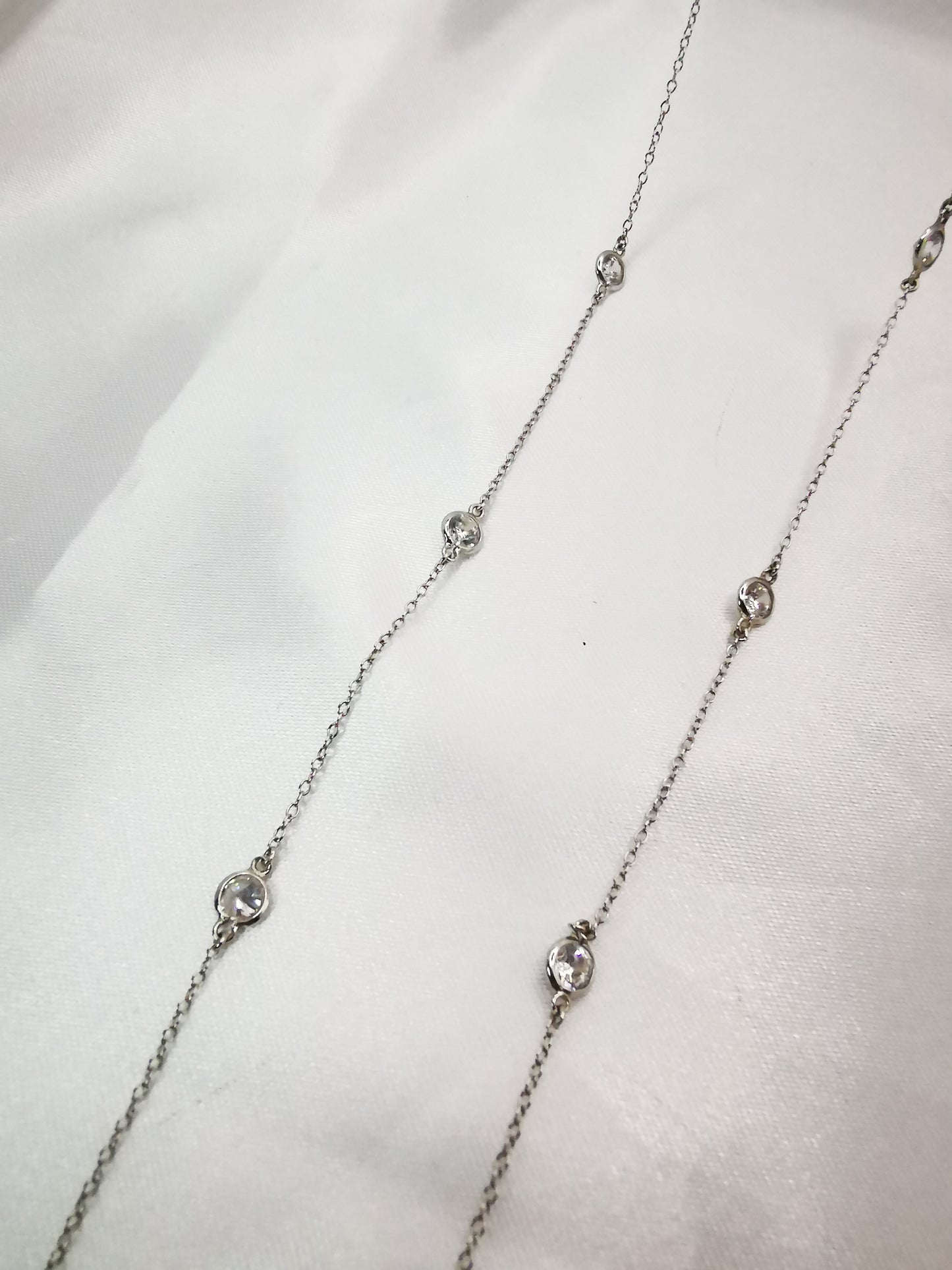 Collar largo plata con piedras blancas