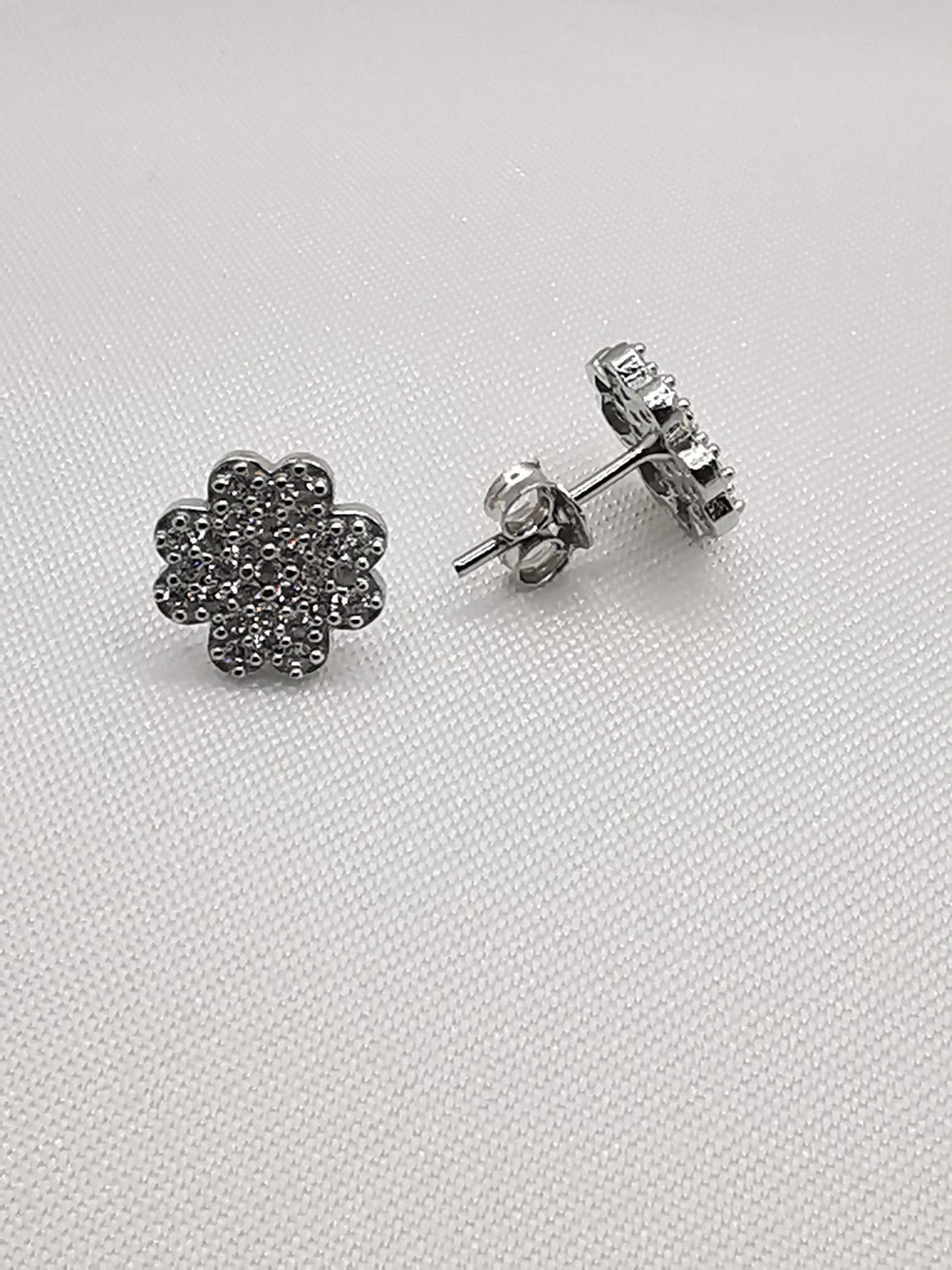 Pendientes dormilonas trébol rodio