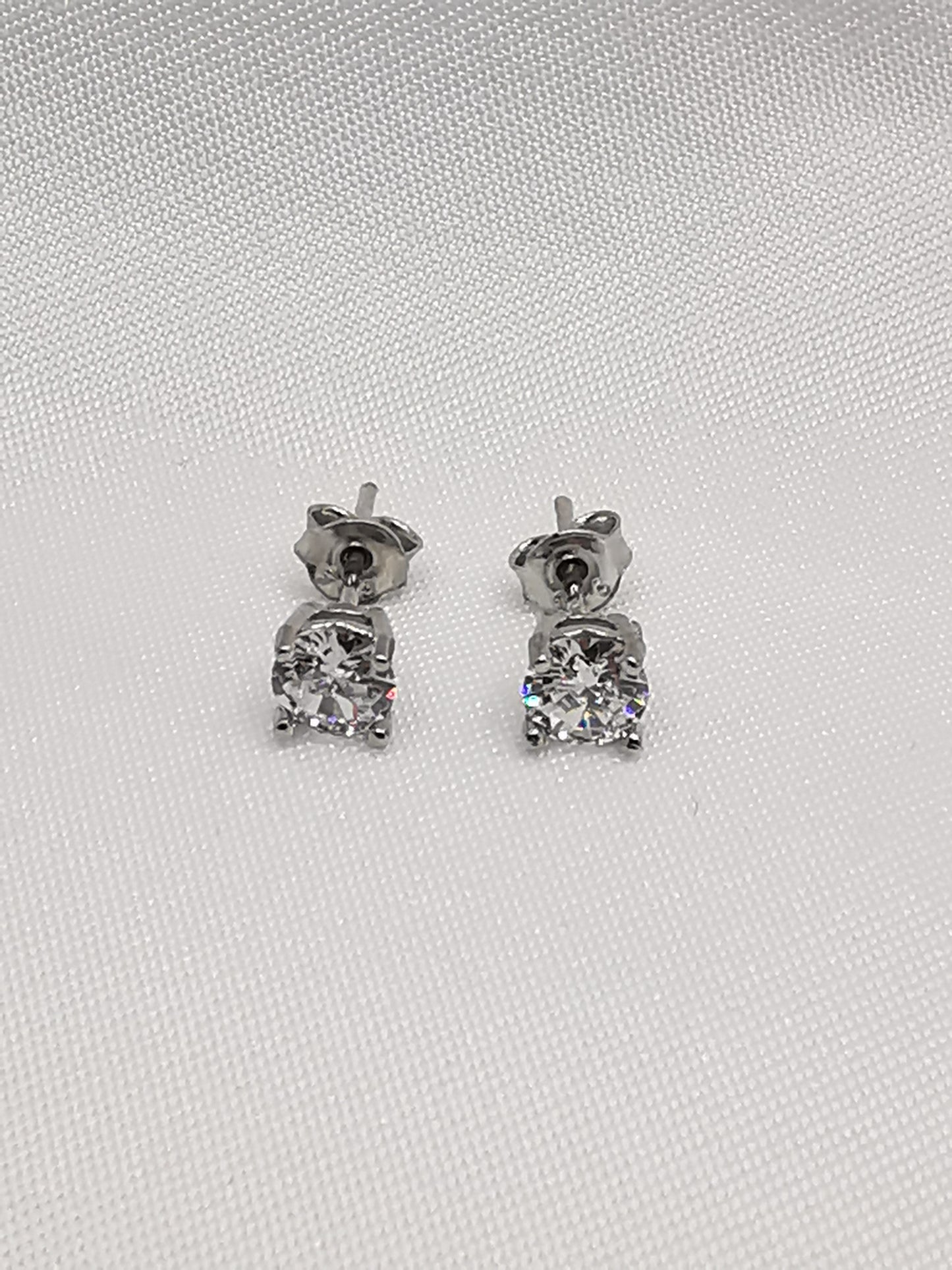 Pendientes dormilonas brillante