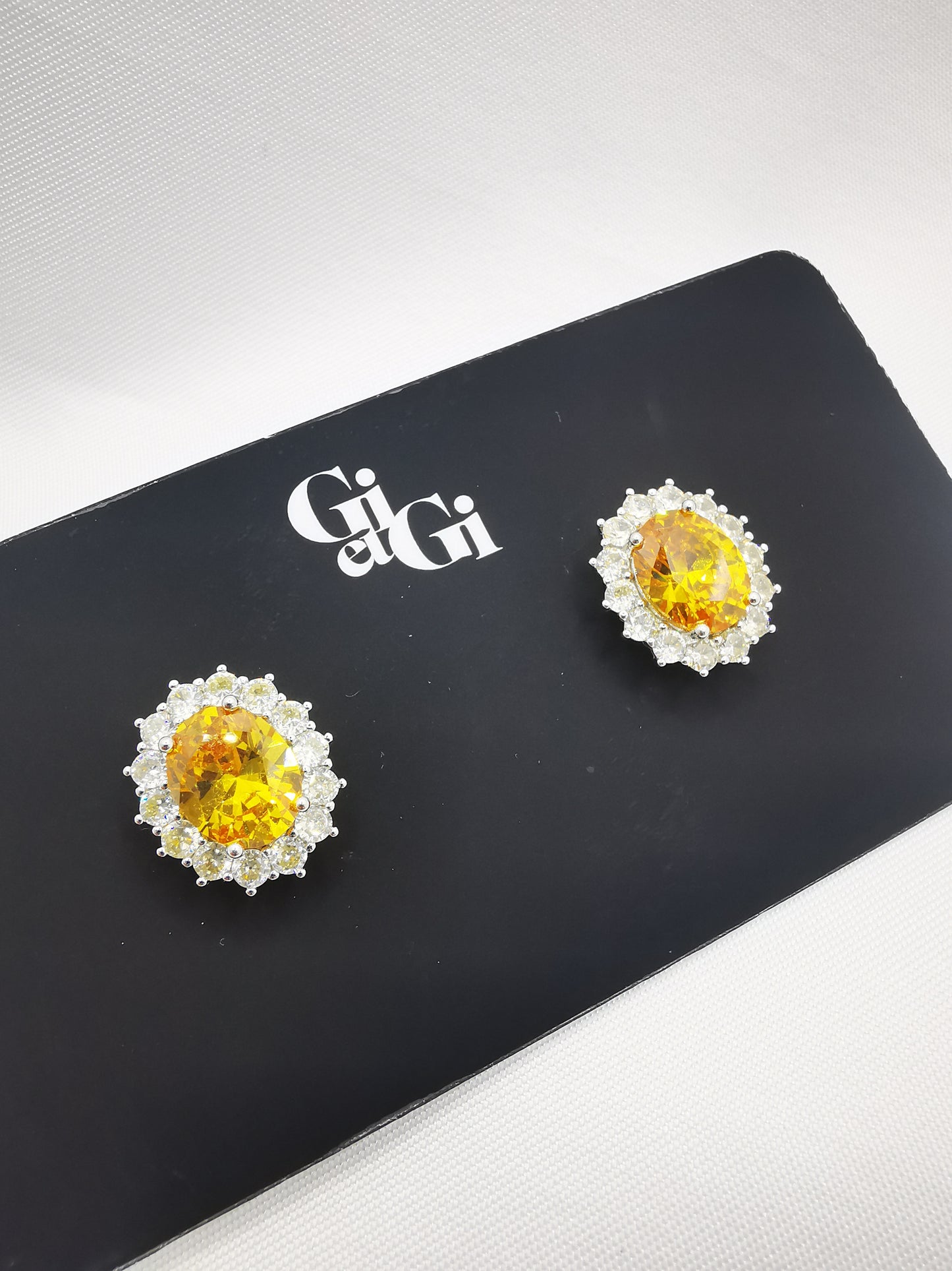 Pendientes rosetón amarillo