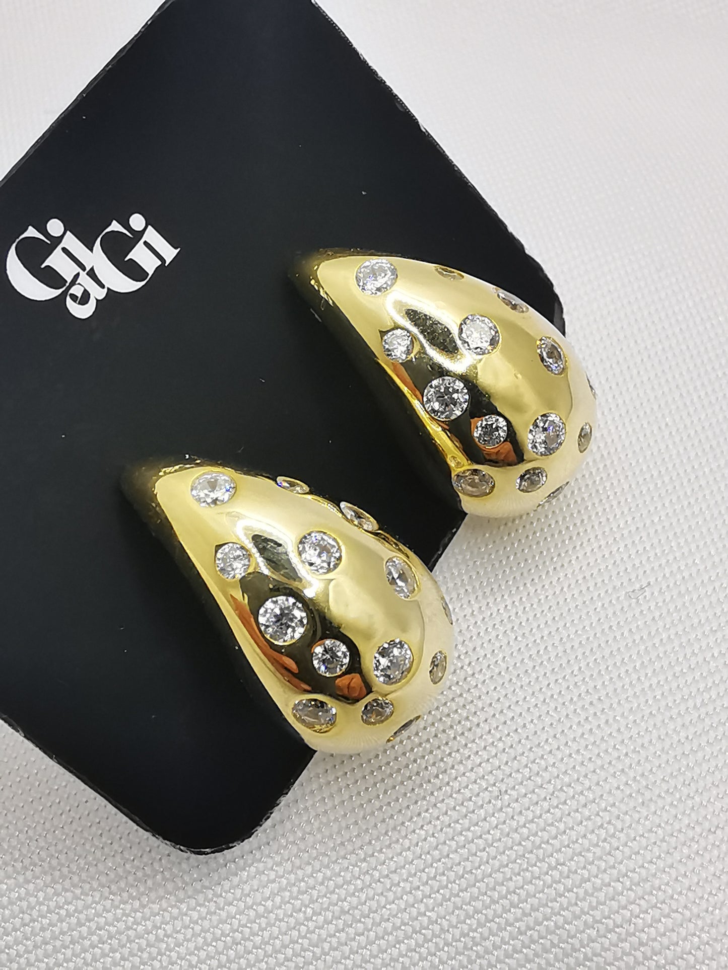 Pendientes gota oro