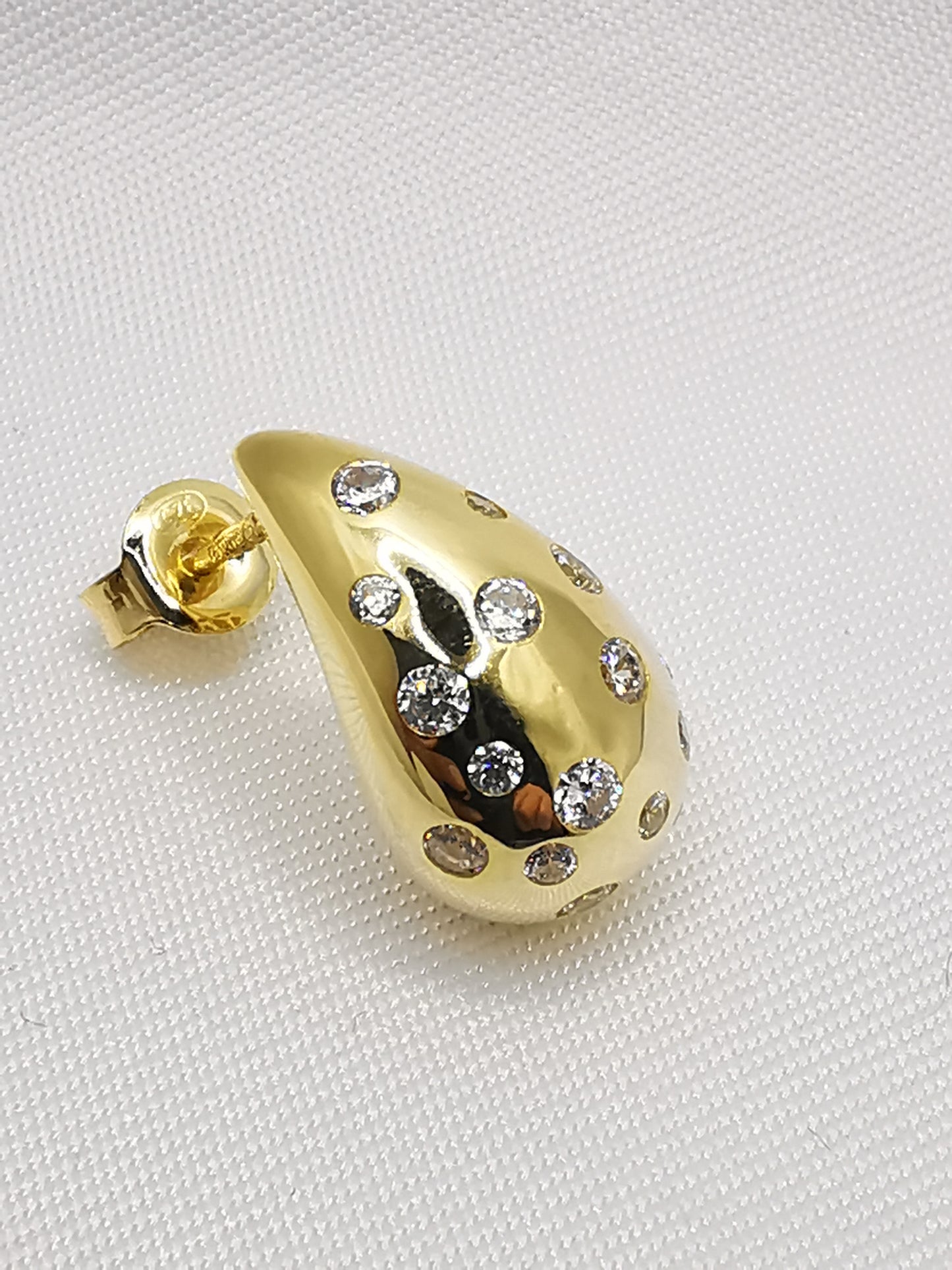 Pendientes gota oro