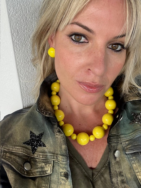 Collar amarillo