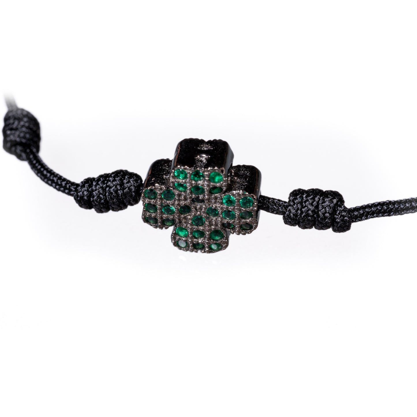 Pulsera de hilo con trébol de circonitas esmeralda