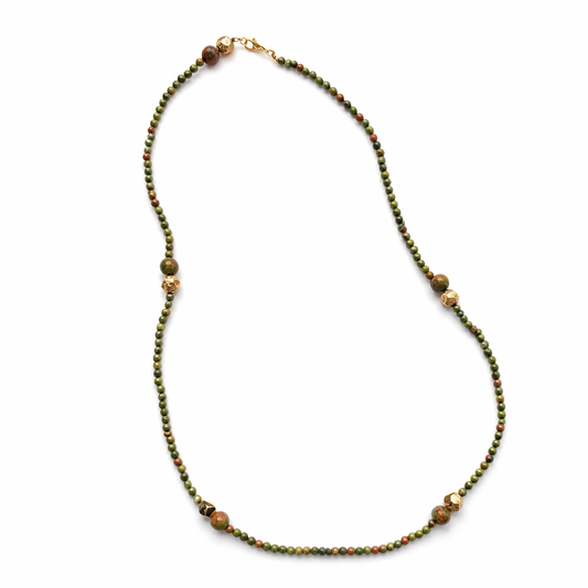 Collar largo granate verde y lava