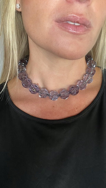 Collar cristallo gris