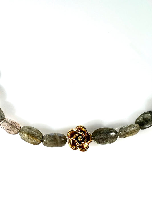 Collar Flor en labradorita