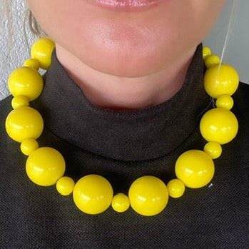 Collar amarillo