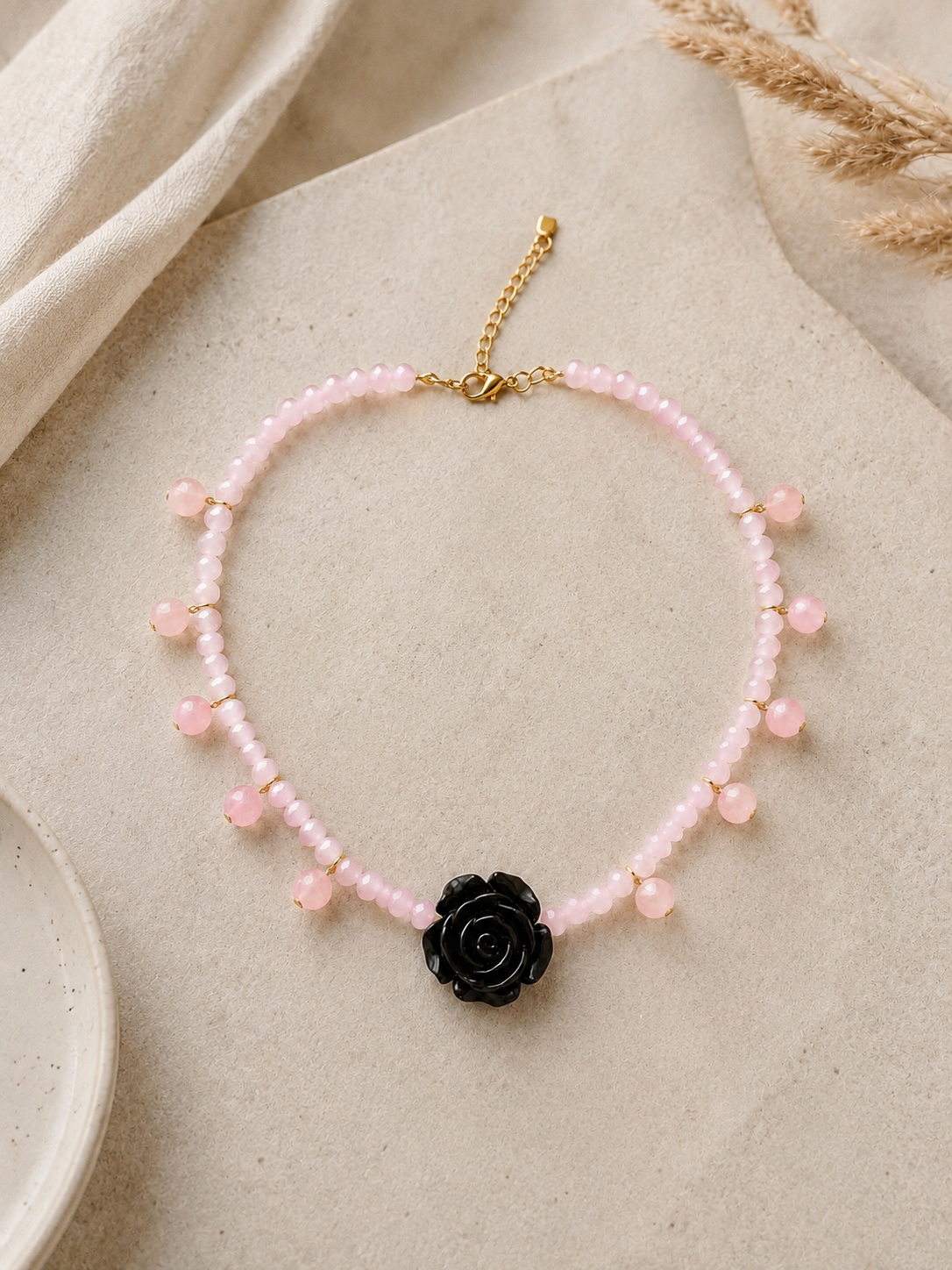 Collar Flor Negra Pink