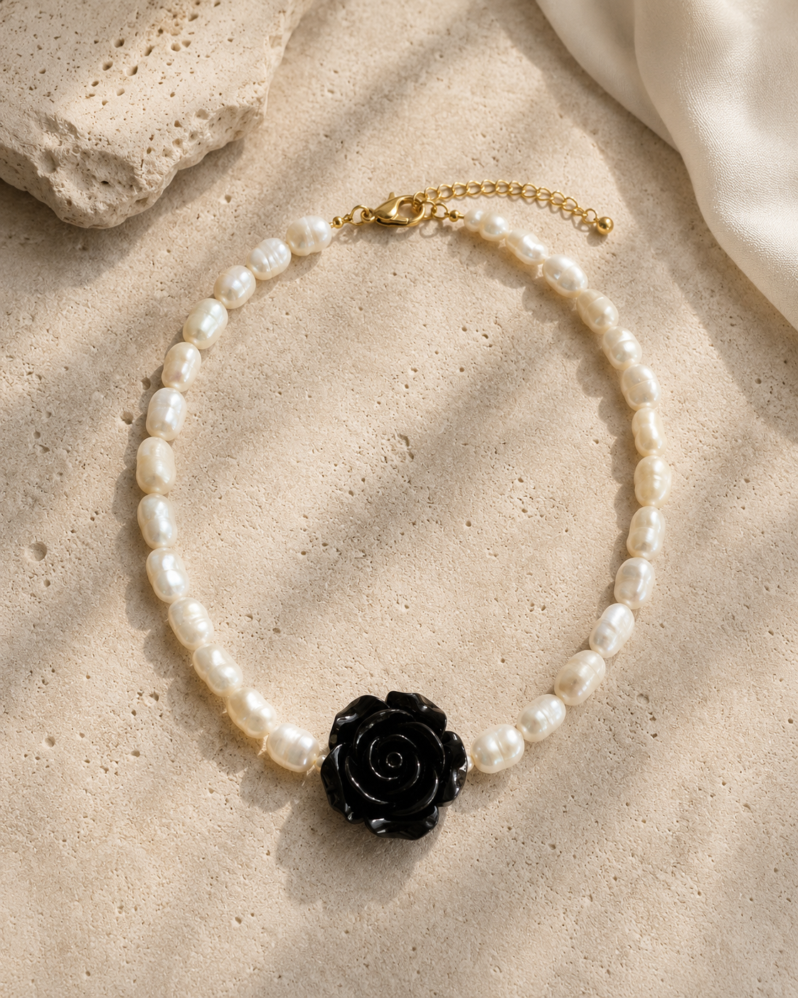 Collar Flor Negra & Perlas Barrocas