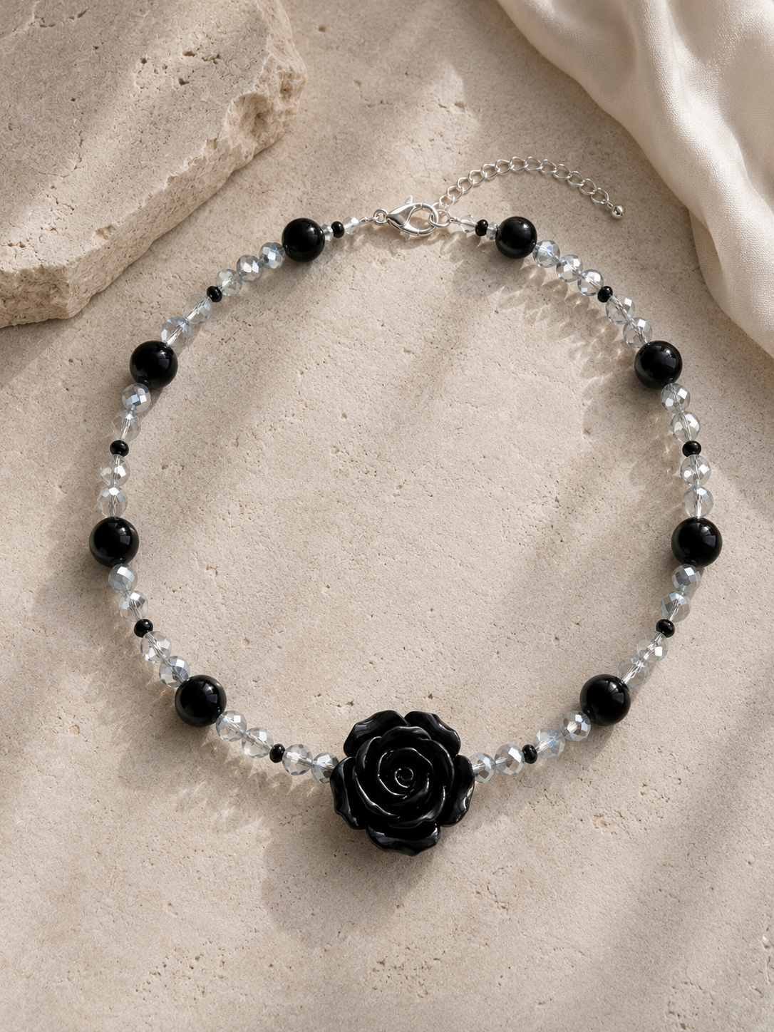 Collar Flor Negra Grey & Ágata