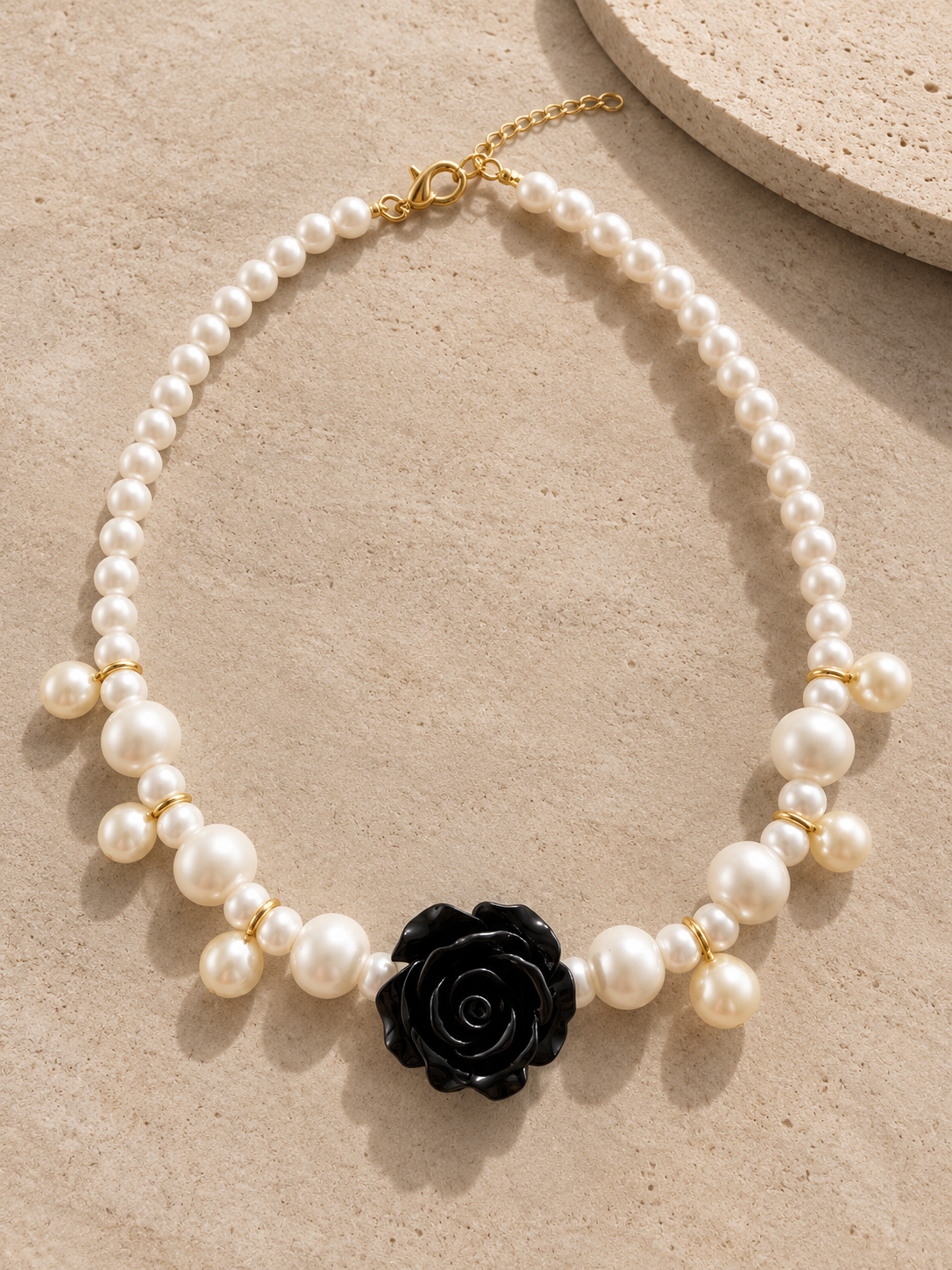 Collar Flor Negra & Perlas