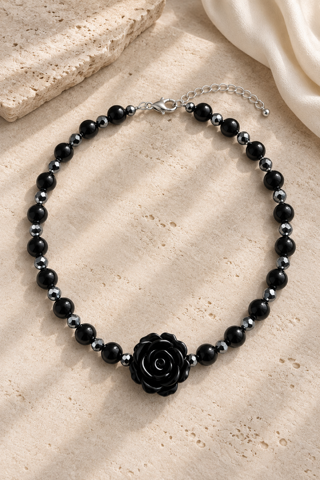 Collar Flor Negra Ágata & Grey