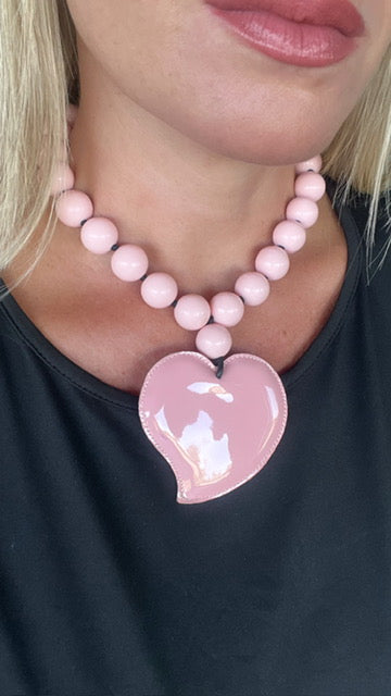 Collar LOVE en color rosa