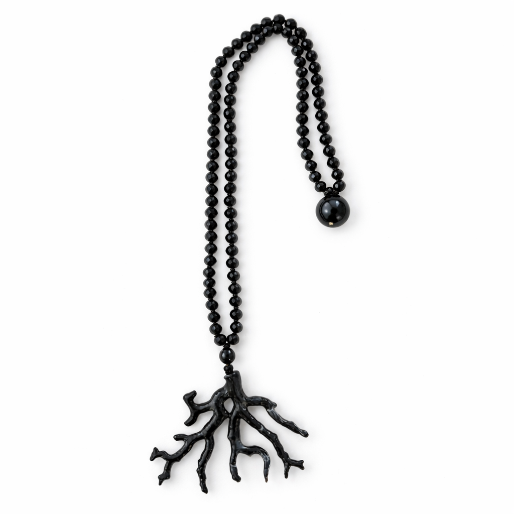 Collar Corallo largo en negro