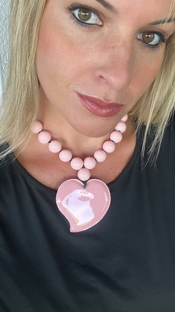 Collar LOVE en color rosa