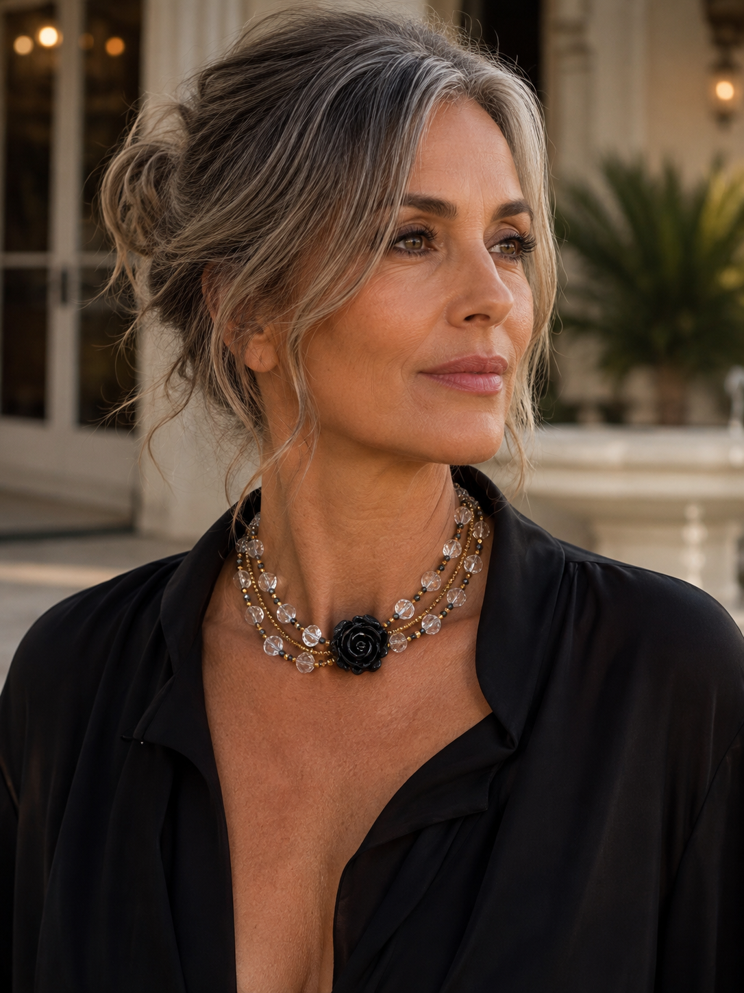 Collar Triple Flor Negra Gold & Crystal