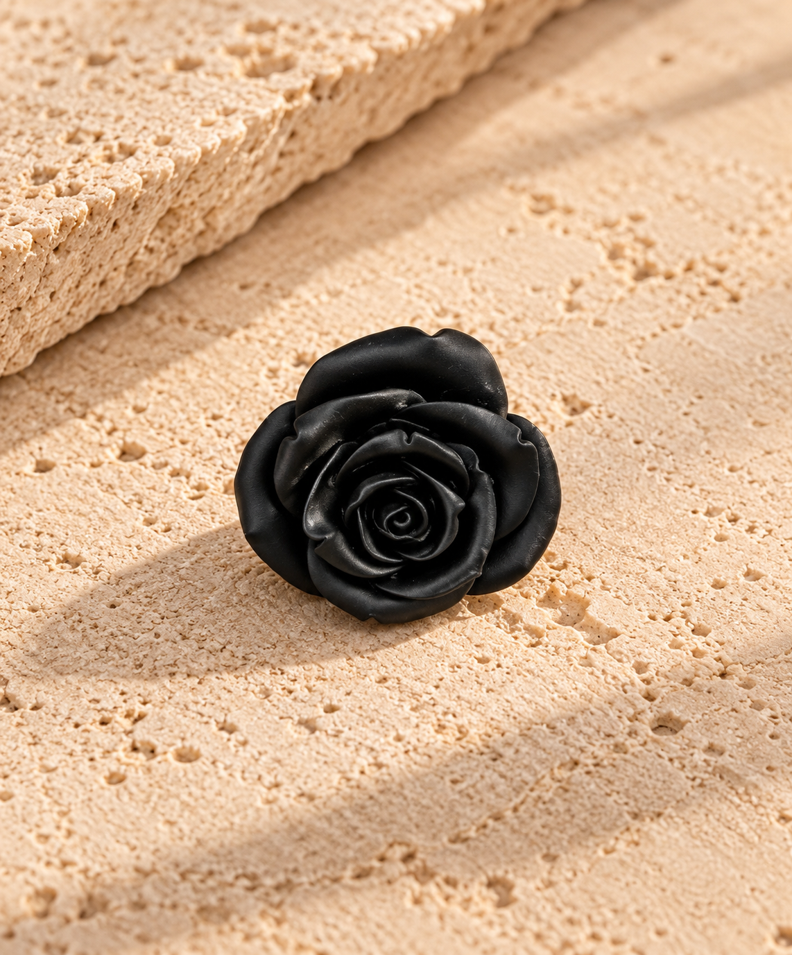 Anillo Camelia Nera
