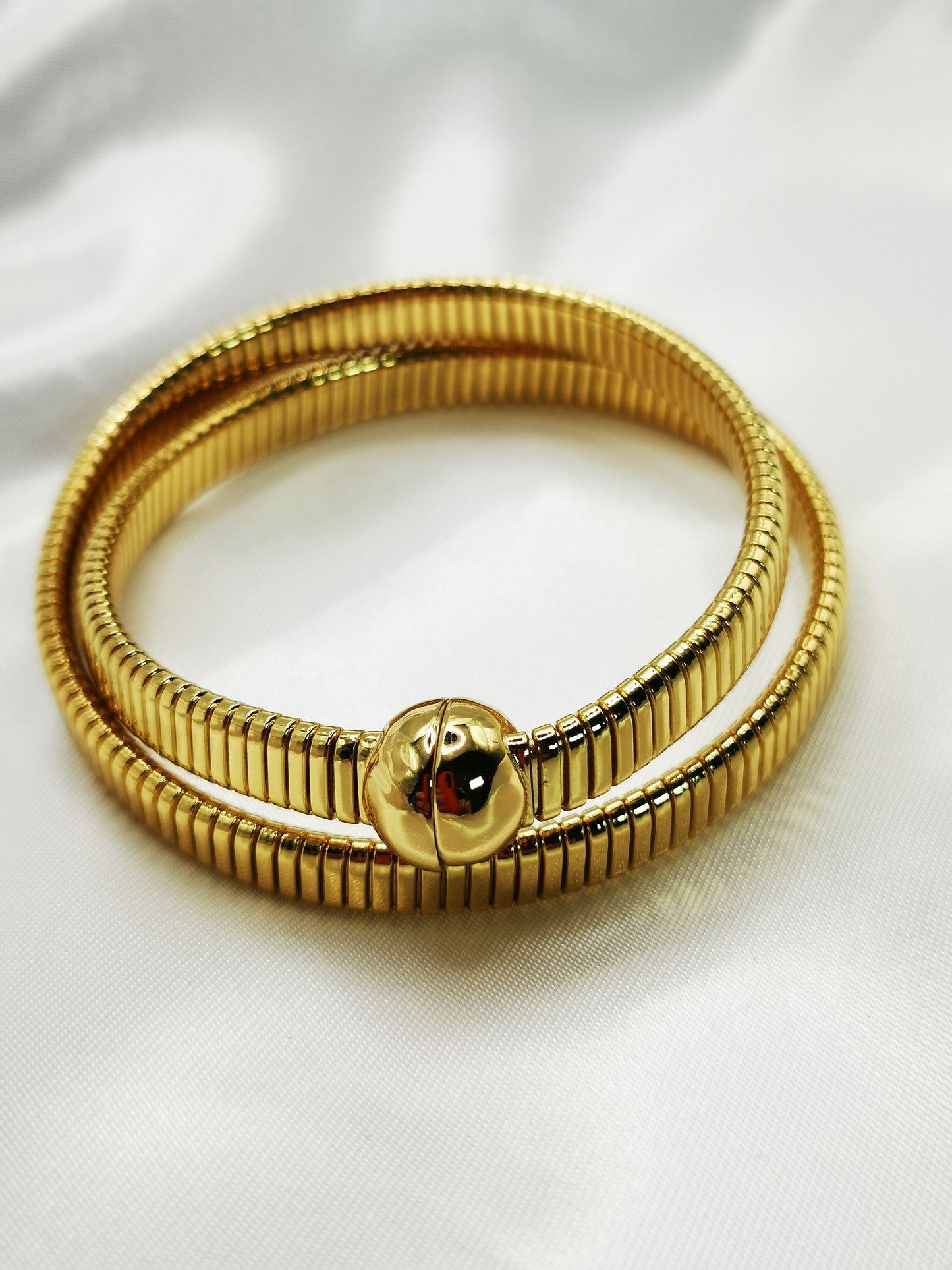 Pulsera/choker tubogas con imán en oro