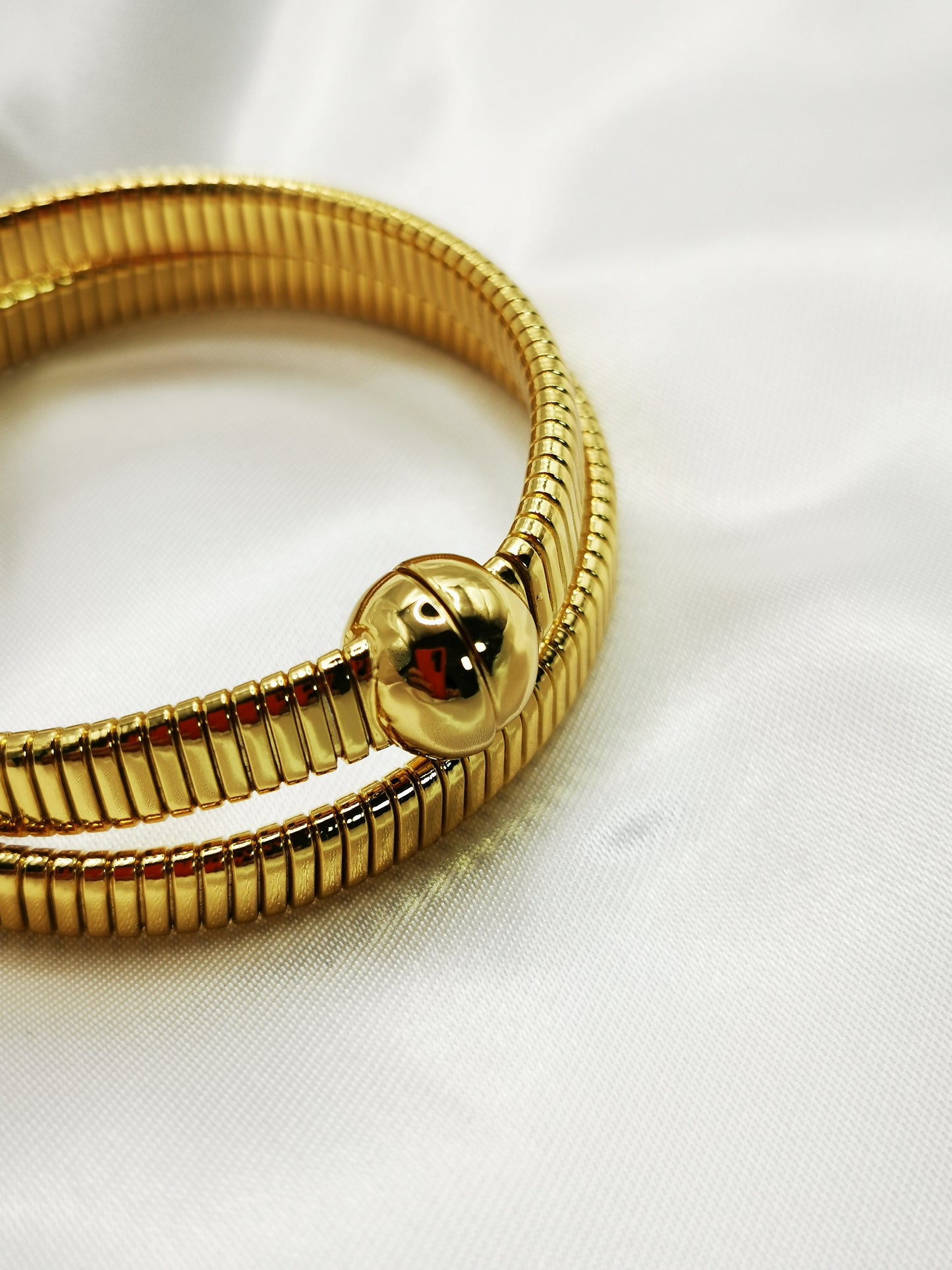 Pulsera/choker tubogas con imán en oro