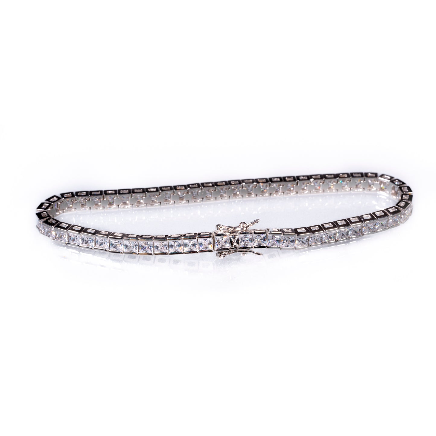 Pulsera rivière con circonitas blancas cuadradas de 3 mm